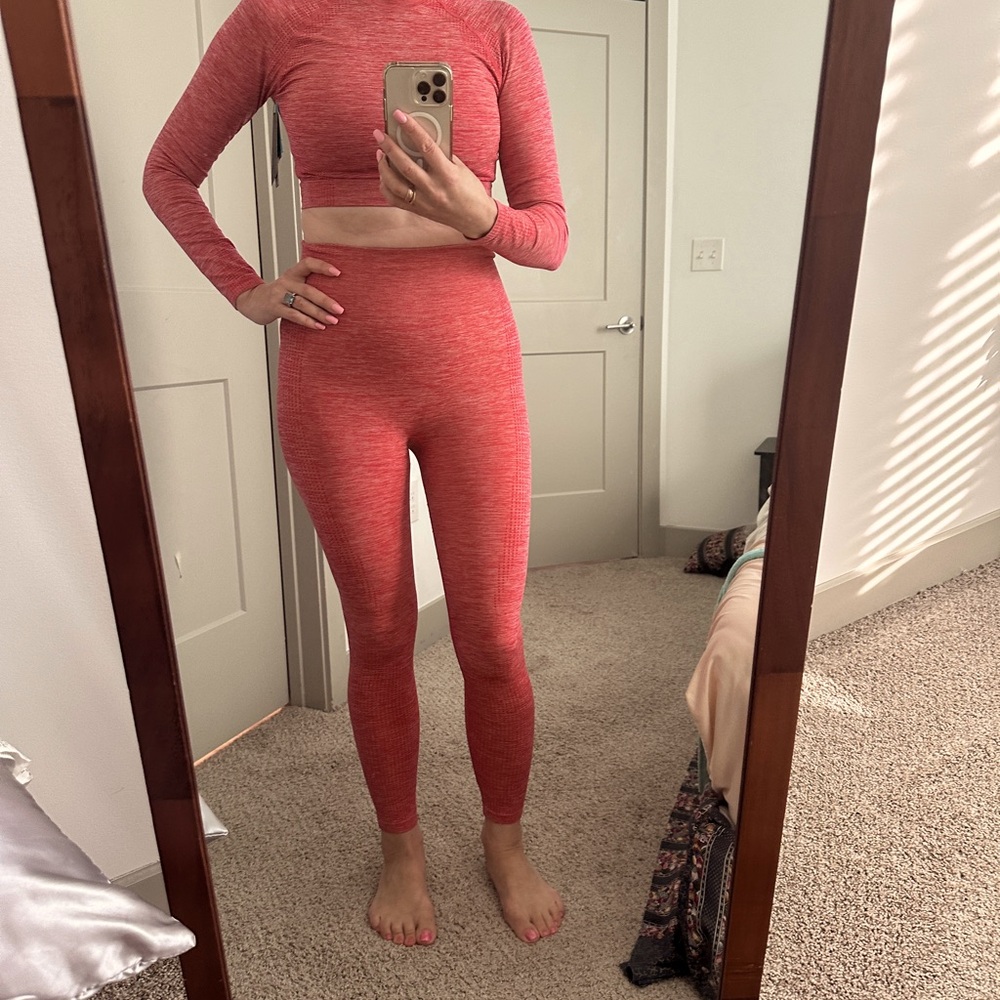 NWT ATHLETIC ESSENTIALS  Long Sleeve Top & High Waisted Seamless Leggings Sz S